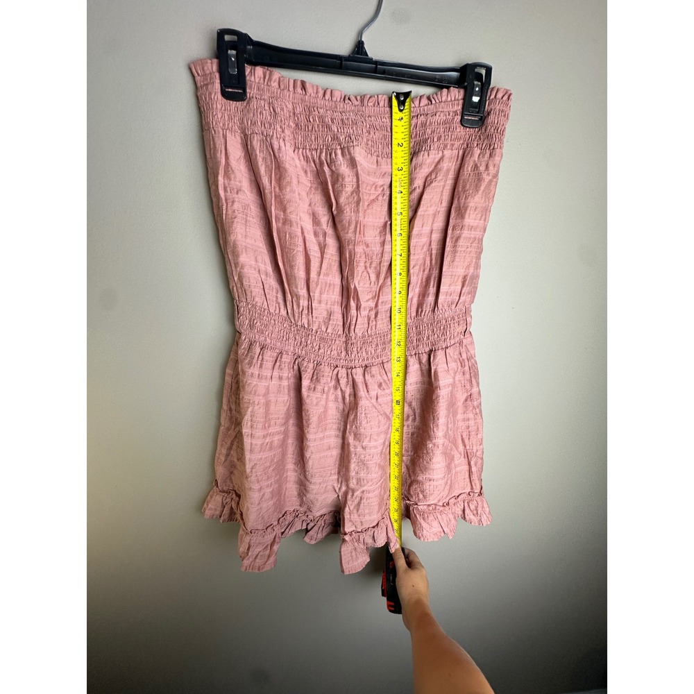 Pink Lily Strapless Smocked Romper Mauve Pink Ruffle Hem Size Medium - Picture 4 of 5